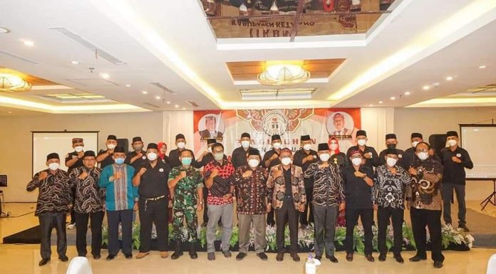 Pengukuhan IKBM Ketapang, Wabup Farhan: Pemda Dukung Adat dan Budaya Agar Tetap Lestari dan Berkembang