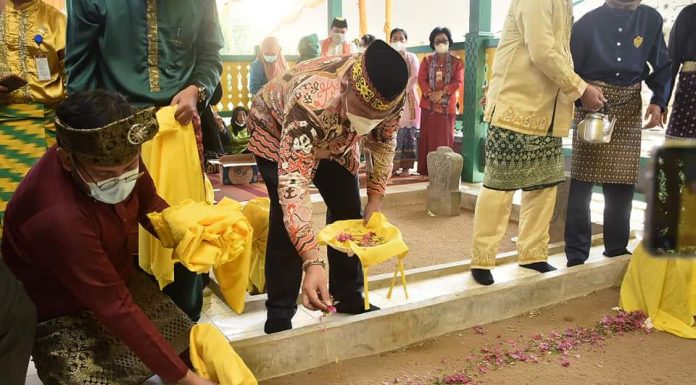 Sekda Ketapang Hadiri Prosesi Ziarah Peringatan Hari Jadi Ketapang ke 604
