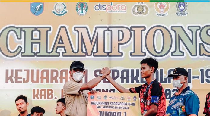 Wabup Farhan Tutup Kejuaraan Sepak Bola U-19, Mandau Putra Keluar Sebagai Juara