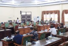 Tindaklanjuti Aspirasi Masyarakat Desa Amboyo Inti Komisi B DPRD Landak Gelar Rapat Dengar Pendapat