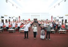 Bupati Landak Launching 137 Buku Guru SD dan Silabus Kurikulum Muatan Lokal
