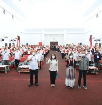 Bupati Landak Launching 137 Buku Guru SD dan Silabus Kurikulum Muatan Lokal