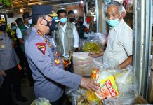 Pastikan Stok Minyak Goreng Aman, Kapolri Turun Langsung ke Pasar