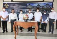 Bupati Landak Serahkan LKPD 2021 Kepada BPK RI