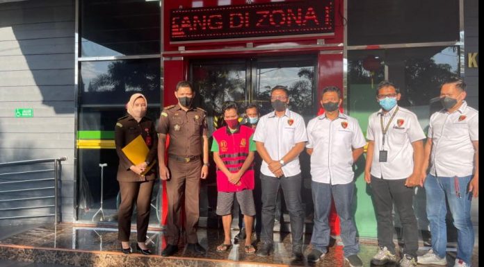 Rugikan Negara 1,5 Miliar Lebih, Oknum Kepala Desa di Melawi Tersandung Kasus Korupsi Dana Desa Ditangkap