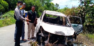 Diduga Konsleting Kabel, Minibus Terbakar di Sompak