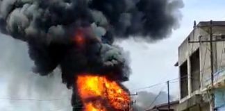 Kebakaran Hanguskan Rumah Warga di Meliau, Dua Unit Mobil dan Satu Kios Ikut Terbakar