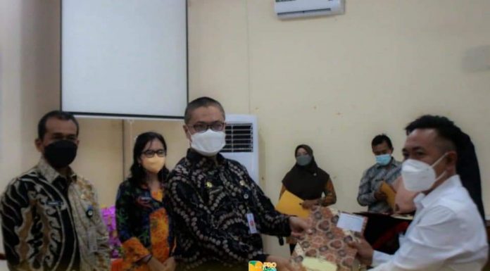 Penyerahan Surat Keputusan dan SPK PPPK Non Guru Formasi Tahun 2021 Ketapang