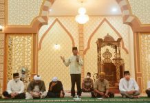 Gelar Safari Ramadhan Wabup Ketapang Serahkan Bantuan