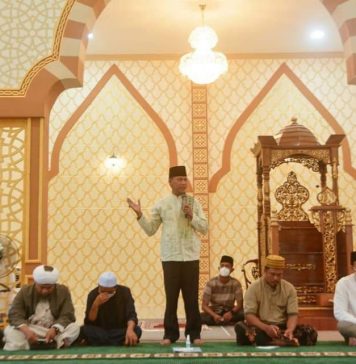 Gelar Safari Ramadhan Wabup Ketapang Serahkan Bantuan