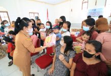 Bupati Landak Sosialisasi Penurunan Angka Stunting di Desa Ambarang