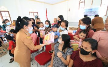 Bupati Landak Sosialisasi Penurunan Angka Stunting di Desa Ambarang