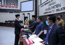 Bupati Labusel Sampaikan LKPJ Tahun Anggaran 2021 Kepada DPRD