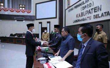 Bupati Labusel Sampaikan LKPJ Tahun Anggaran 2021 Kepada DPRD