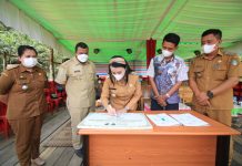 Masyarakat Dusun Pesak Serah Terima Kebun Dari Pihak Perusahaan