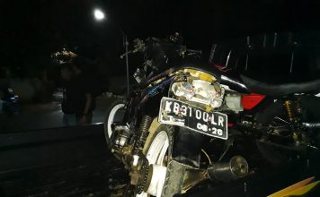 Hendak Selip Kendaraan Didepan, Dua Sepeda Motor Adu Banteng