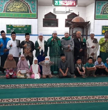 Gelar Safari Ramadhan PC Nahdlatul Ulama Labusel Santuni Sejumlah Anak Yatim