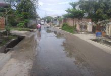 Keluarkan Aroma Tidak Sedap, Warga Kampung Jawa Kotapinang Keluhkan Genangan Air Tutup Badan Jalan