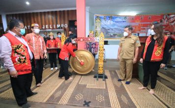 Bahaump Naik Dango Ke 37, Bupati Landak Libatkan Tokoh Adat Tanggulangi Karhutla