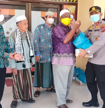 Kapolres Labuhanbatu Beri Bingkisan Ramadhan Kepada Sejumlah Ulama dan Ustaz