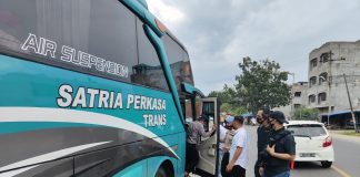 Pastikan Mudik Aman, Sejumlah Supir Angkutan Umum Jalani Pemeriksaan Tes Urin