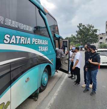 Pastikan Mudik Aman, Sejumlah Supir Angkutan Umum Jalani Pemeriksaan Tes Urin