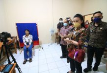 Bupati Karolin Minta Jaminan Ketersediaan Blangko e-KTP Kepada Pemerintah Pusat