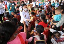 Sosialisasi Stunting di Desa Tembawang Bale, Bupati Karolin Ingatkan Usia Pernikahan