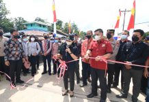 Bupati Karolin Resmikan Jembatan Sepatah, Penghubung 2 Kecamatan