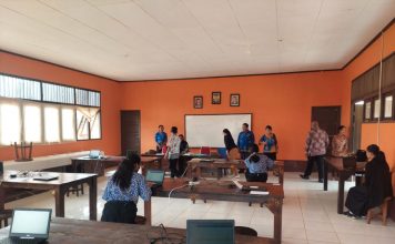 Jaringan Listrik Masih Jadi Kendala Ujian Tingkat SMP di Melawi