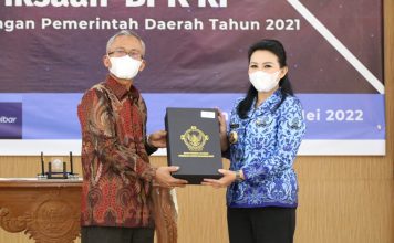 5 Tahun Pimpin Landak, Bupati Karolin Selalu Terima Opini WTP
