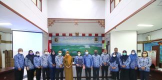 Bupati Landak Terima Penilaian Pamjab Dengan Predikat Baik