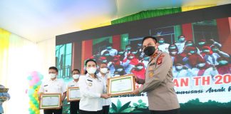 Bupati Karolin Terima Penghargaan Pelaksanaan Imunisasi Rutin se-Kalbar