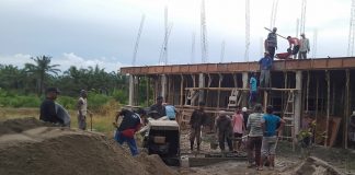 Semangat Gotong Royong Masyarakat Desa Kebun Teluk Panji Bangun Ponpes