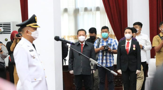 Kepemimpinan Karolin dan Heriadi Resmi Berganti ke PJ Bupati Landak