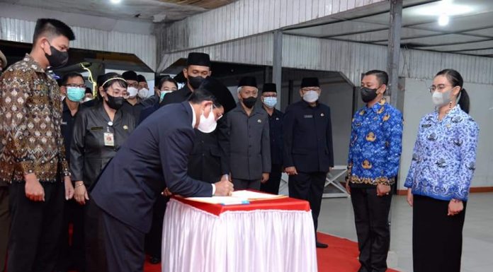 45 Pejabat Fungsional Pemkab Ketapang Dilantik