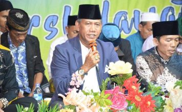 Wabup Farhan Hadiri Sholawat di Sungai Melayu Rayak