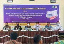 Asisten Setda Bidang Pemerintah dan Kesra Ketapang Buka Sosialisasi Fasilitas Pendaftaran Kependudukan