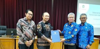 Sekda Ketapang Serahkan Aset Jalan Yang Berstatus Jalan Provinsi