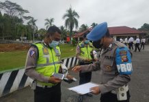 Tidak Bawa Identitas Diri, Sejumlah Anggota Polres Landak Disanksi Dalam Giat Gaktibplin