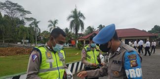 Tidak Bawa Identitas Diri, Sejumlah Anggota Polres Landak Disanksi Dalam Giat Gaktibplin