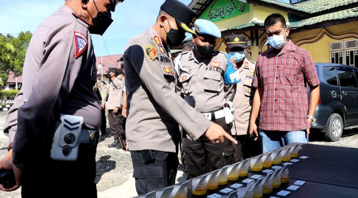 Anggota Polres Melawi Dites Urine, Ini Hasilnya