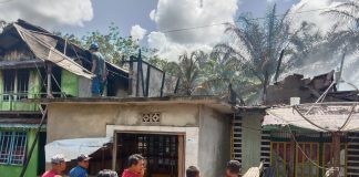 Kebakaran Hanguskan Tiga Unit Rumah Warga di Sungai Batu