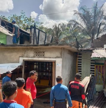 Kebakaran Hanguskan Tiga Unit Rumah Warga di Sungai Batu