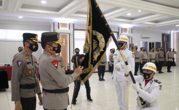 Polda Kalbar Gelar Tradisi Upacara Pencucian Pataka Jelang Hari Bhayangkara ke 76