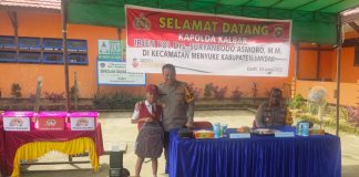 Kunjungi Desa Darit Kapolda Kalbar Ajak Warga Jaga Kamtibmas Daerah