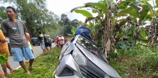 Hindari Lubang Dua Mobil Terlibat Tabrakan di Sengah Temila