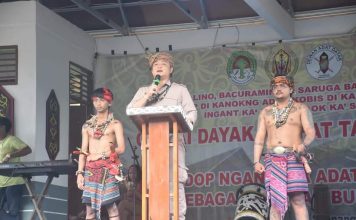 Sekda Ketapang Buka Gawai Nyapat Taunt di Kecamatan Simpang Hulu