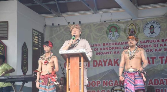 Sekda Ketapang Buka Gawai Nyapat Taunt di Kecamatan Simpang Hulu