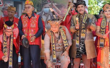 Sekda Ketapang Hadiri Gawai Adat Nosu Minu Podi Sei Mawang